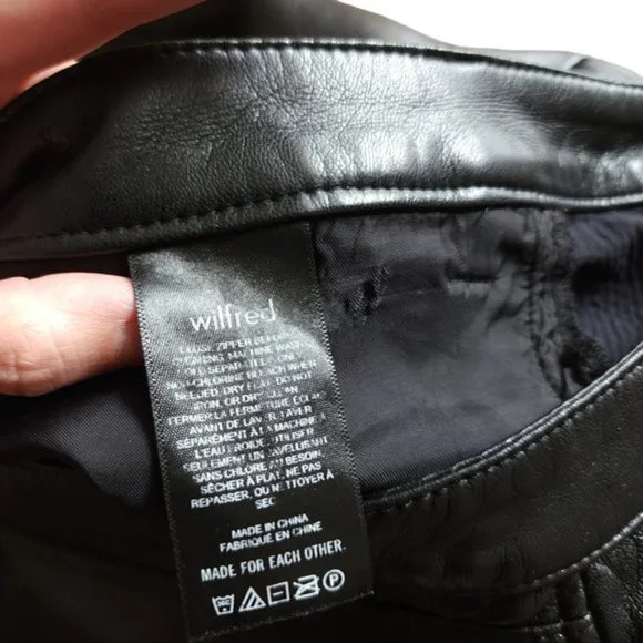 Aritiza Wilfred Melina Cropped vegan leather pant, black - Picture 6 of 10